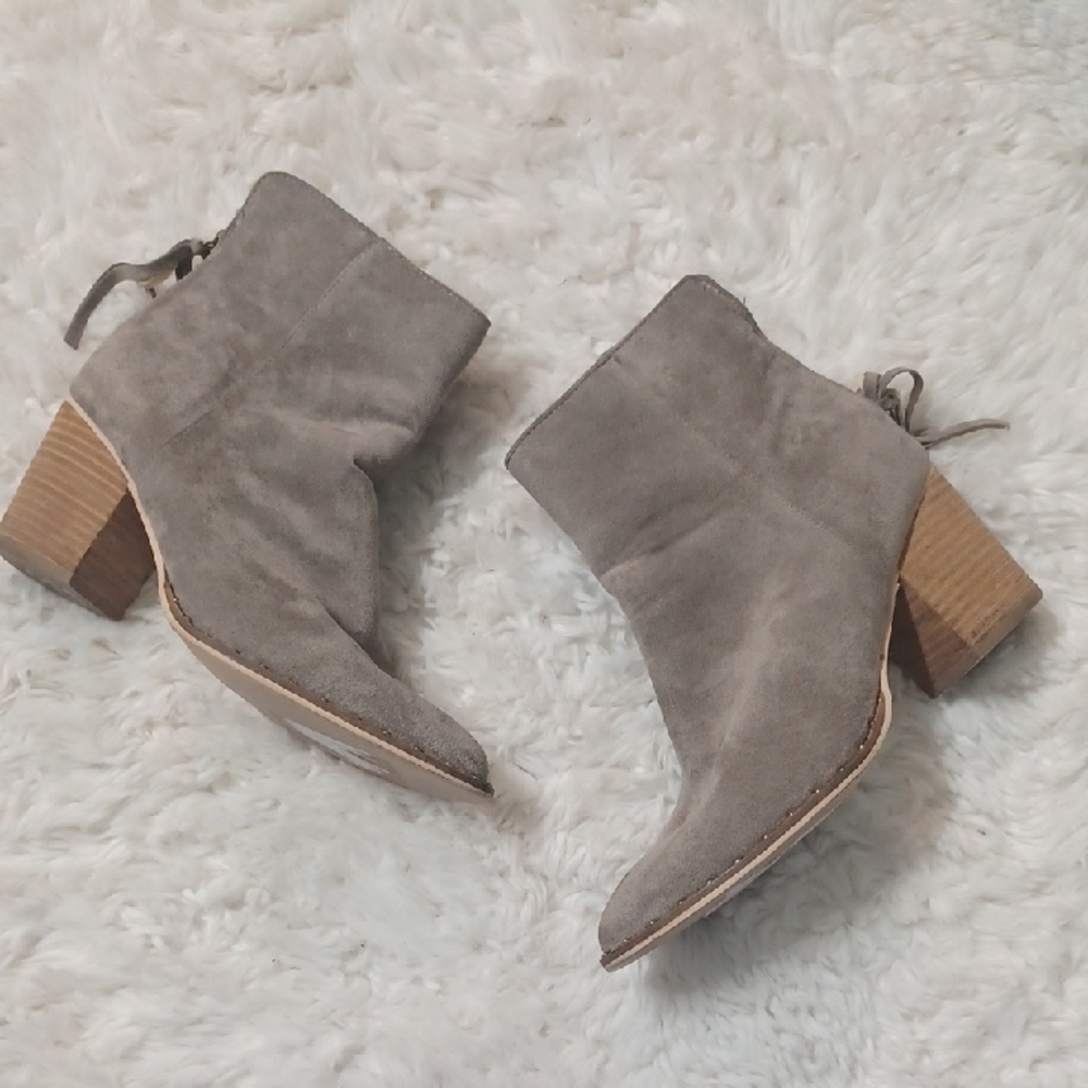 BEAST FASHION Taupe Ankle Booties Size 8